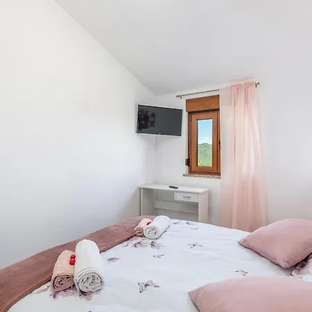 Terre Bianche With Private Pool And Whirlpool *