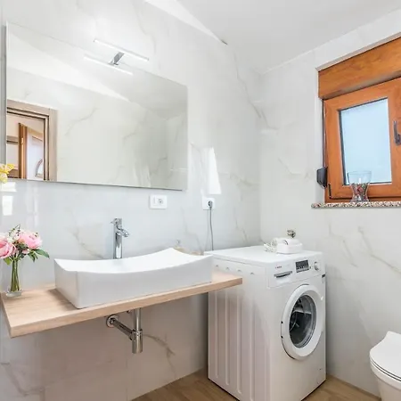 Terre Bianche With Private Pool And Whirlpool