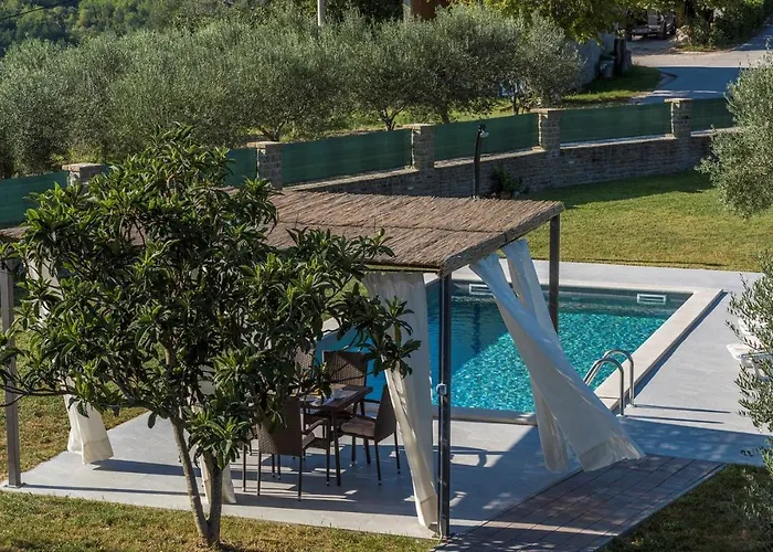 Terre Bianche With Private Pool And Whirlpool * Buje