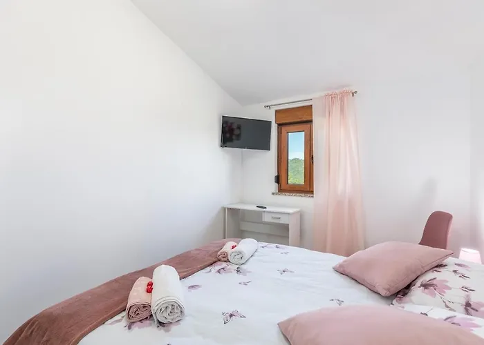 Terre Bianche With Private Pool And Whirlpool *