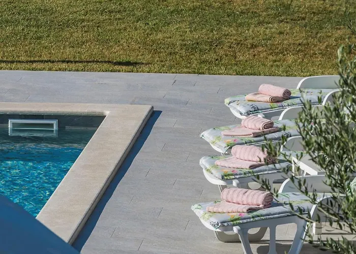 Terre Bianche With Private Pool And Whirlpool Buje