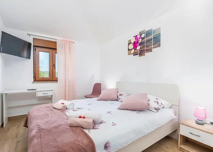 Terre Bianche With Private Pool And Whirlpool * Buje